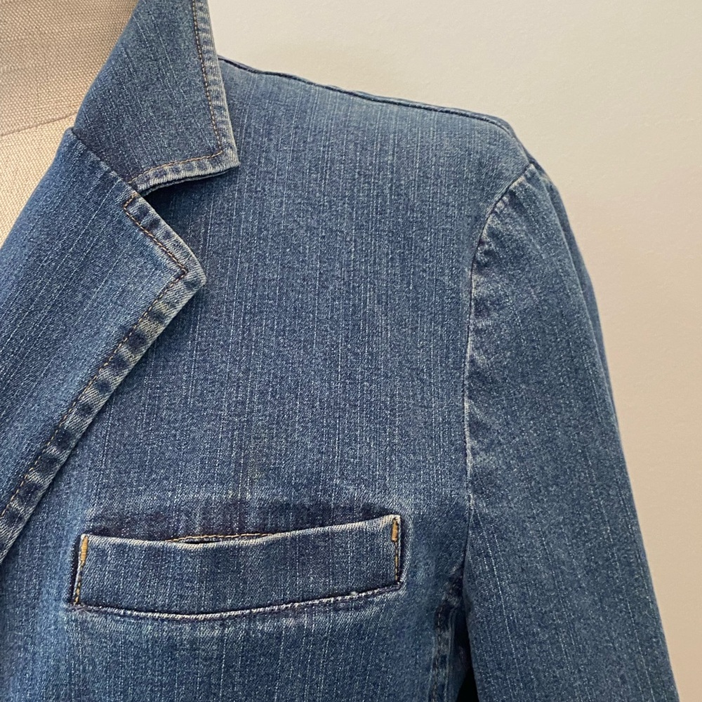 Talbots Womens Denim Blazer / Stretch Denim / Medium Stonewash/ Size 8 - Picture 3 of 10